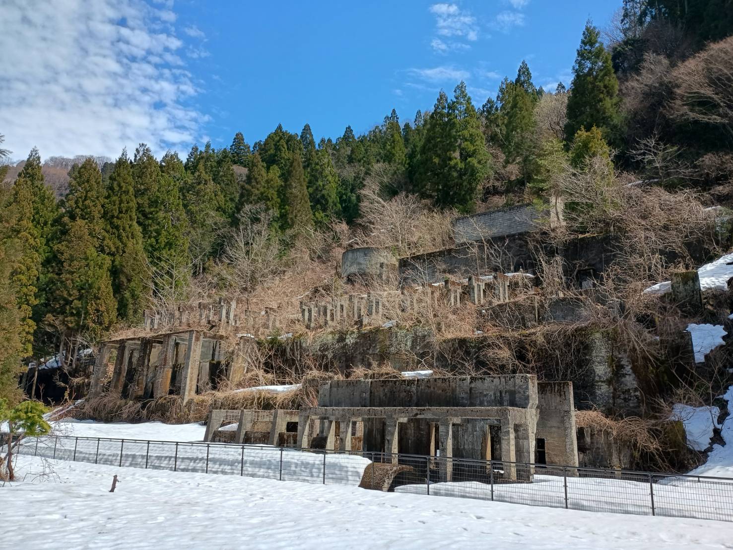 撮りにこんせ‼フォトコンテスト|滋賀・長浜北部|6月18日9枚目 雪に覆われた滋賀のラピュタ